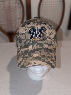 Milwaukee Brewers Adult Digital Camo Baseball Cap, OSFA